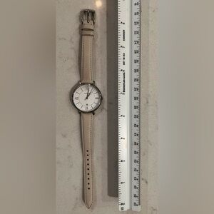 Jacqueline Three-Hand Date Leather Fossil Watch